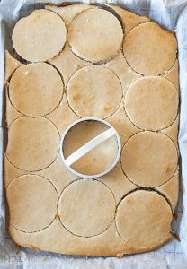 Cut cake in to circles